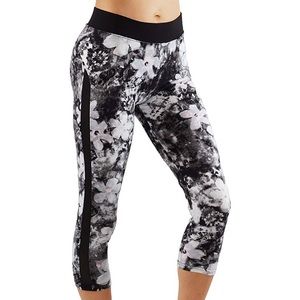 Black/White/Soft pink floral capri w/mesh panel